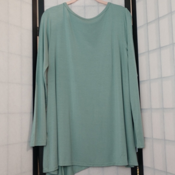 Light Green Asymmetrical Tunic Top sz L - Picture 6 of 6